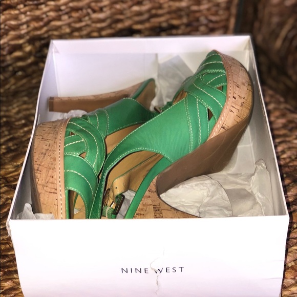 Nine West Green Platform Heel - Picture 1 of 3